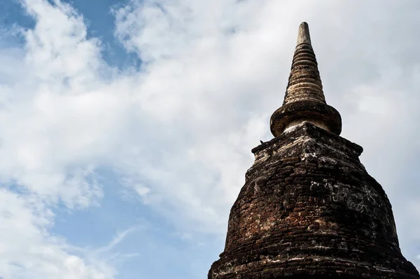 Sukhothai történelmi Park a régi város Thaiföld ókori Buddh — Stock Fotó