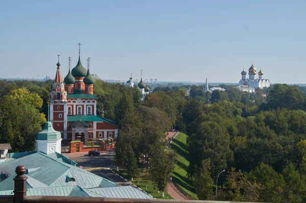 Yaroslavl estado histórico, arquitectónico y artístico Museo-reserva, antiguo monasterio de Spaso-Preobrazhensky — Foto de Stock