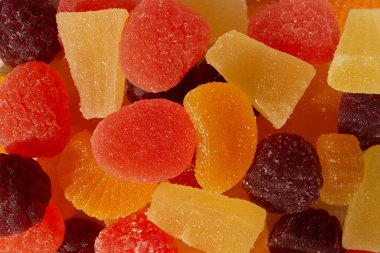 Şeker karışımında çok renkli marmelat