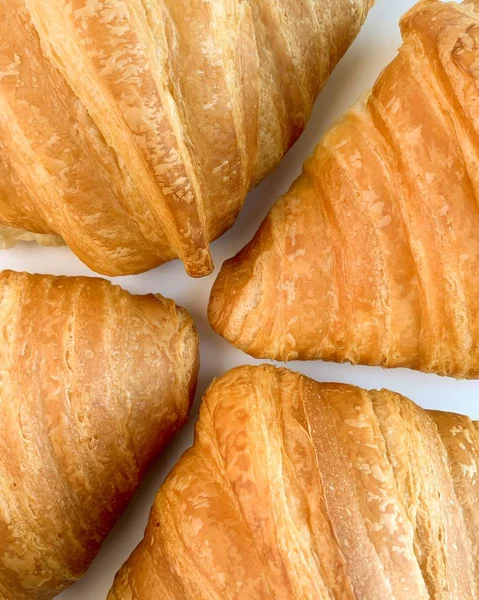 Croissants Patrón Sobre Fondo Wite — Foto de Stock