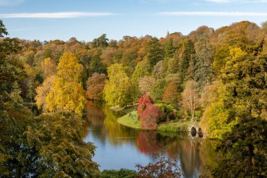 Stourhead evi ve bahçeleri.