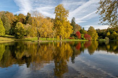 Stourhead evi ve bahçeleri.