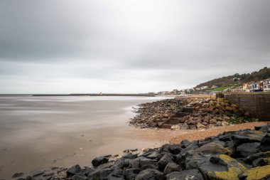 Lyme Regis 'in Dorset' te kışın uzun pozu