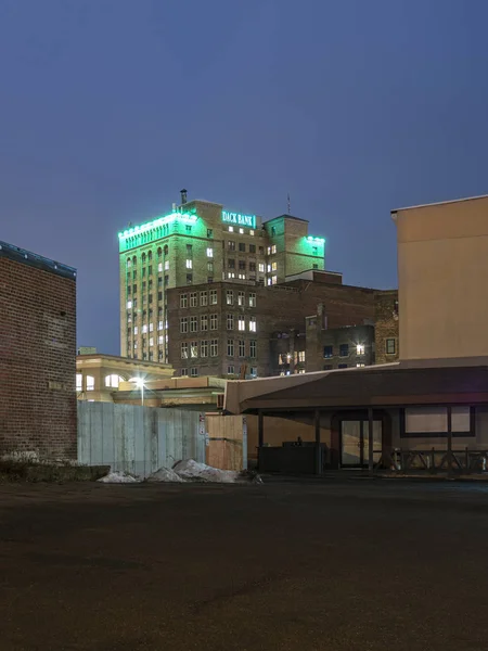 Utica, New York - Jan 03, 2020: Night View of Adirondack Bank Tower and Headquarter in downtown Utica. — Stock Photo, Image