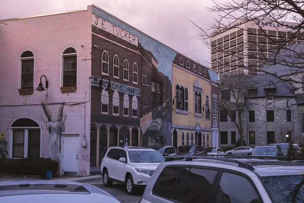 シラキュース, Ny - 2020年1月14日:カトリック教会の建物と駐車場の近景 — ストック写真