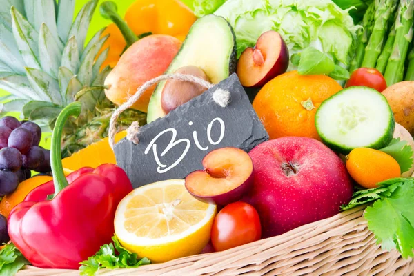 Obst und Gemüse - bio — Stockfoto