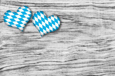 Bavyera Kalpleri ahşap arka plana karşı