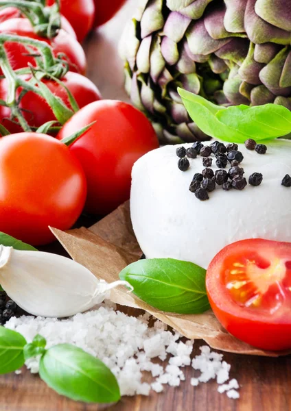 Mozzarella und Tomaten — Stockfoto