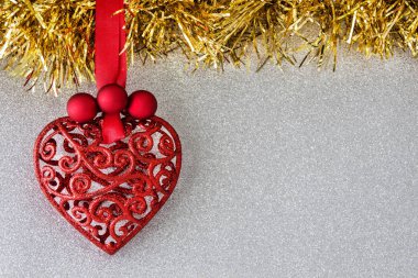 Parıltılı ve kırmızı kalpli Noel arkaplanı