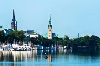 Hamburg dış Alster şehri perde arkasında