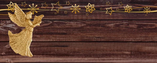 Décoration de Noël anges d'or glorieux sur fond de bois — Photo