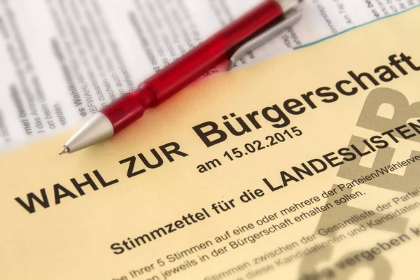 Niemiecki papier do głosowania z długopisem jako tłem — Zdjęcie stockowe