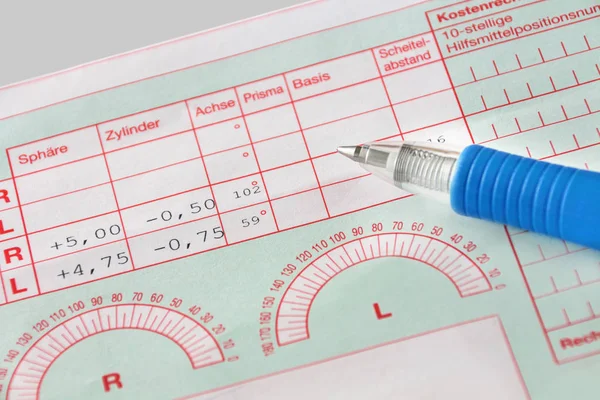 Yakın çekim olarak Almanca tarif ve tükenmez kalem
