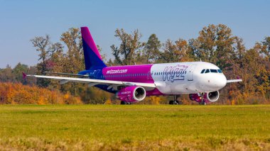Swidnik, Eplb (Luz) Lublin Uluslararası Havalimanı / Polonya 17 Ekim 20.18: Kyiv 'den Lublin' e uçuş. Uçak: Airbus A321-231 (WI).
