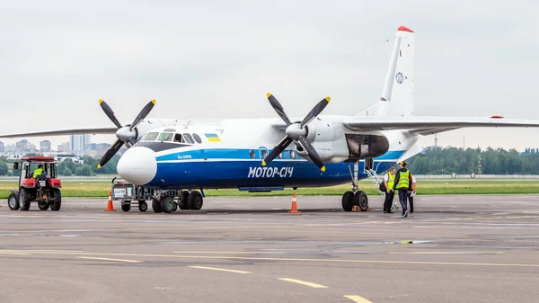 Kyiv Ukkk International Airport Ukraine 2018 Aircraft Antonov 24Rv Registration 로열티 프리 스톡 이미지