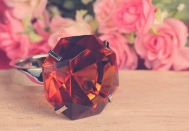 topaz yüzük ahşap renkli yapay çiçek