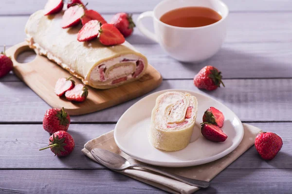 Cake Roll Strawberries Cream Cheese Wooden Background — Stock Photo, Image