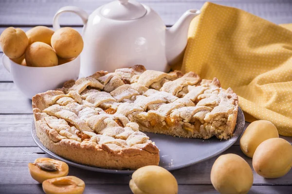 Apricot Pie Wooden Table — Stock Photo, Image