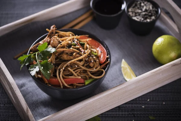 Japanese Dish Buckwheat Noodles Soba Chicken Vegetables Carrots Bell Peppers — Stock Photo, Image