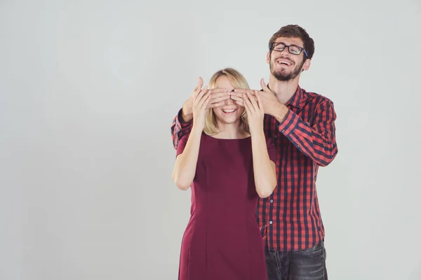 Lieve minnaars op Valentijnsdag — Stockfoto