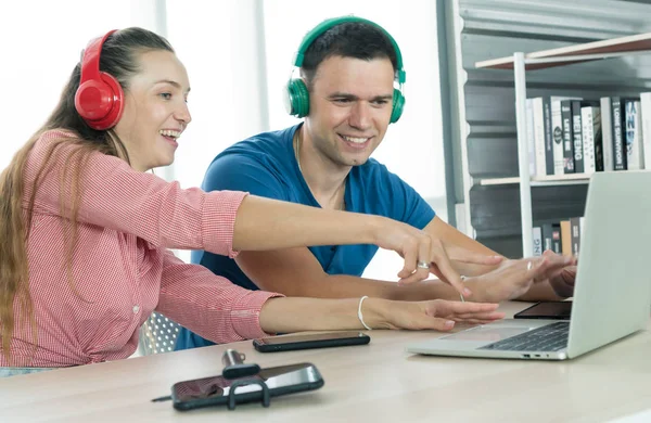 Comunicação rápida com a rede de internet . — Fotografia de Stock