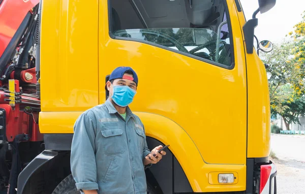 Truck Driver Asian Man Standing Door Car Put Mask Prevent — Stock Photo, Image