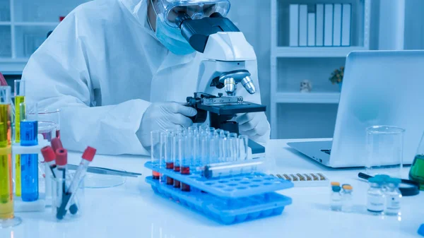 Forskare Uppfinner Och Testar Antiretrovirala Läkemedel Ett Säkert Laboratorium Efter — Stockfoto
