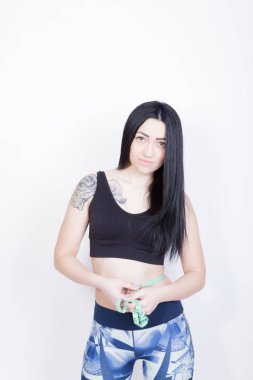 Eller kadın bant ile karın ölçme