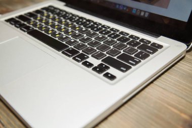 siyah dizüstü klavye bankamatik