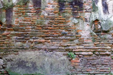 Kaldırım arka kapatmak.