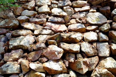 Taş bariyer arka kapatmak.