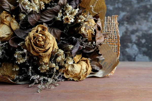 Vintage Dried Bouquet Wooden Table — Stock Photo, Image