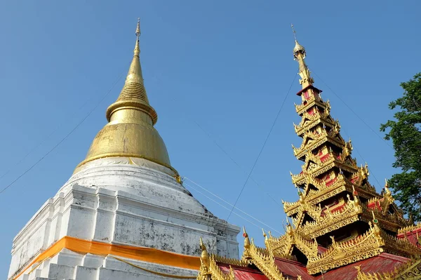 Starożytna Pagoda Świątyni Wat Phra Kaew Don Tao Prowincji Lampang — Zdjęcie stockowe