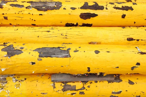 Pilha Pólos Madeira Amarela Antiga — Fotografia de Stock
