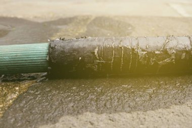 Işık Kaçağı Ile Sızdıran Kauçuk Tüp.