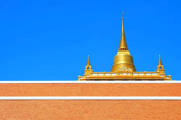 Templo Monte Ouro Céu Azul Fundo Marco Bangkok Tailândia — Fotografia de Stock