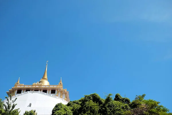 Tempel Des Goldenen Berges Auf Blauem Himmelshintergrund Wahrzeichen Bangkoks — Stockfoto