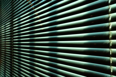 Yumuşak Işın Arkaplanlı Pencere KörüComment.