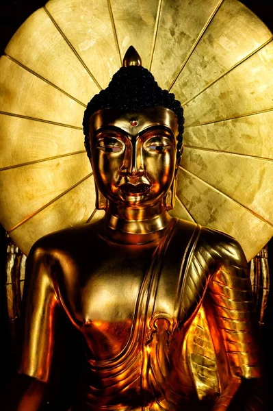 Närbild Ancient Golden Buddha Bild — Stockfoto