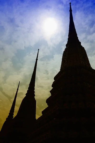 Silueta Starověkých Pagodas Chrámu Wat Pho — Stock fotografie