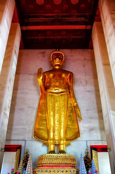 Antigua Imagen Enorme Buda Pie Templo Wat Saket Bangkok Tailandia — Foto de Stock