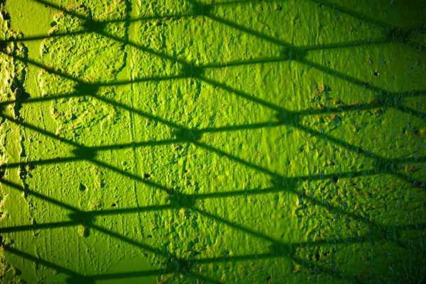 Sombra Cerca Alambre Metal Fondo Pared Hormigón Verde — Foto de Stock