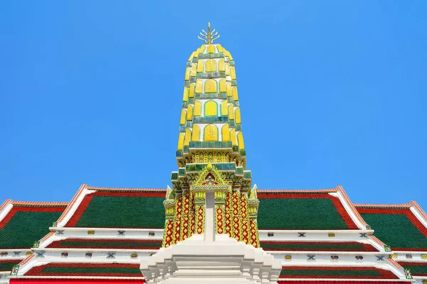 Oude Stupa Met Kerk Dak Blauwe Hemel Achtergronden — Stockfoto