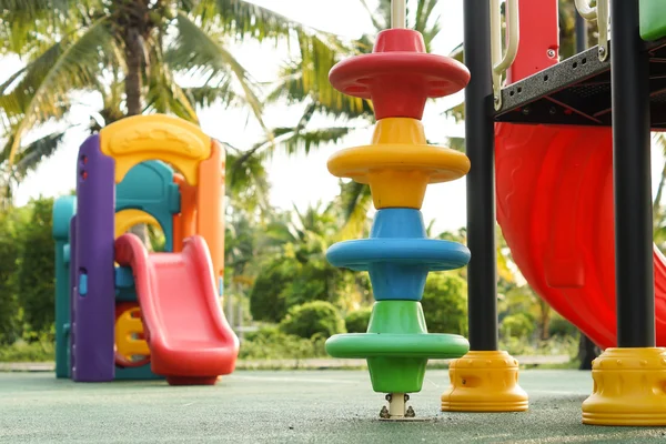 Colorido parque infantil para niños —  Fotos de Stock