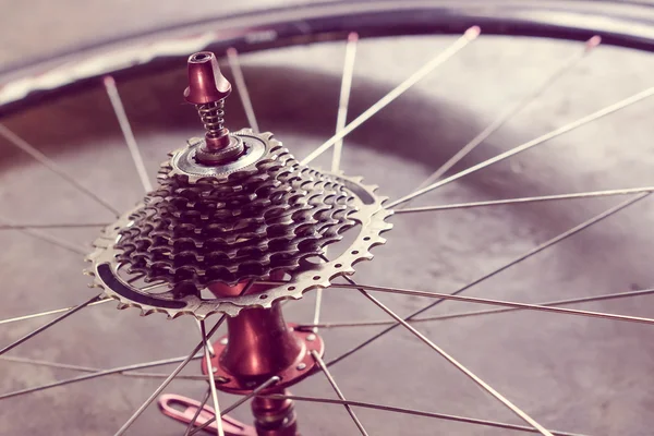 Parete pneumatico bicicletta danneggiata — Foto Stock