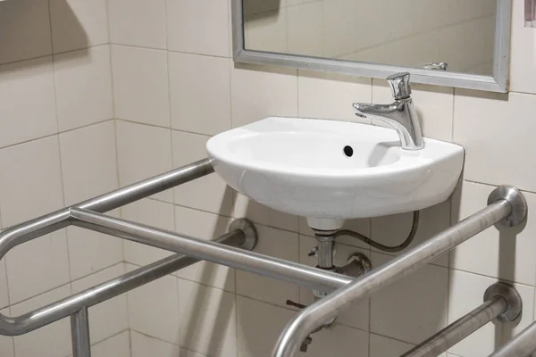 Toaleta s příjemný designem — Stock fotografie