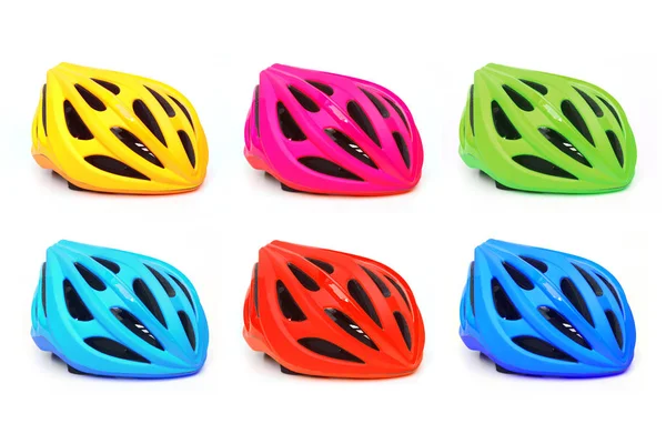 Barevné Cyklistické helmy — Stock fotografie
