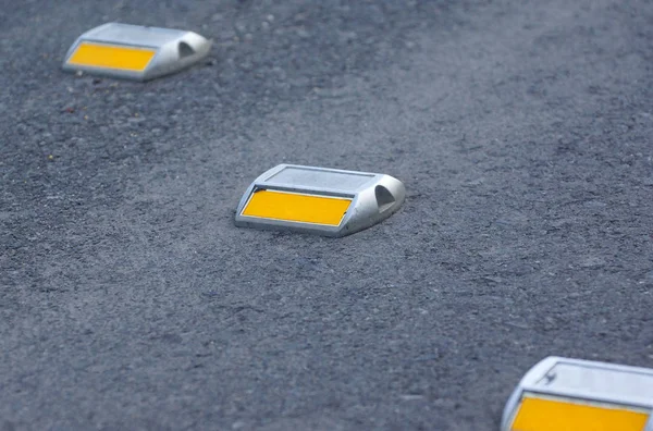 Road reflectoren voor nacht rijden — Stockfoto