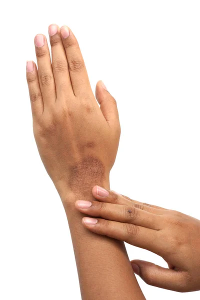 Tanned woman hands. — Stock Photo, Image