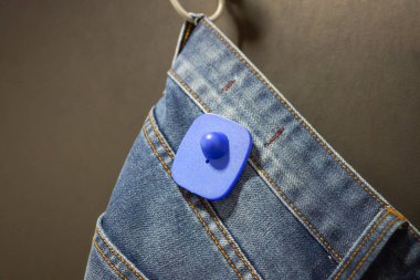 Giyim için RFID sert etiket